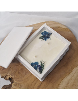 Świeca Sojowa w gipsowej formie – Świeca w Książce – akcandle