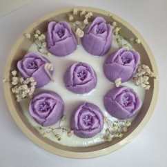 Świeca Sojowa w gipsowej formie – Tulipany w Misie – akcandle