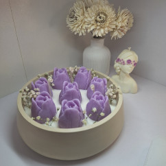 Świeca Sojowa w gipsowej formie – Tulipany w Misie – akcandle