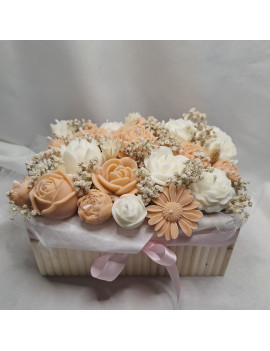 Świeca Sojowa typu Flower Box – Flower Box w Drewnianej Skrzynce – akcandle