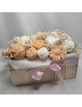 Świeca Sojowa typu Flower Box – Flower Box w Drewnianej Skrzynce – akcandle