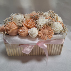 Świeca Sojowa typu Flower Box – Flower Box w Drewnianej Skrzynce – akcandle