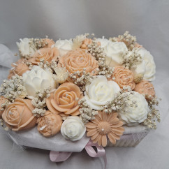 Świeca Sojowa typu Flower Box – Flower Box w Drewnianej Skrzynce – akcandle