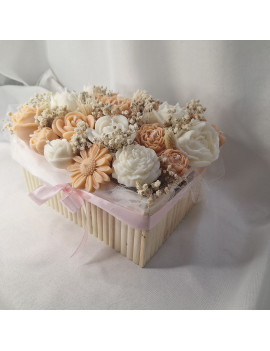 Świeca Sojowa typu Flower Box – Flower Box w Drewnianej Skrzynce – akcandle