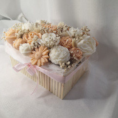 Świeca Sojowa typu Flower Box – Flower Box w Drewnianej Skrzynce – akcandle