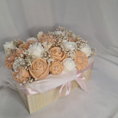 Świeca Sojowa typu Flower Box – Flower Box w Drewnianej Skrzynce – akcandle