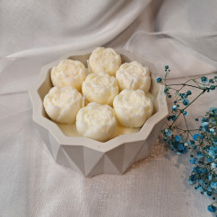 Świeca Sojowa w gipsowej formie – Piwonie w Gipsie – akcandle