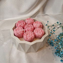 Świeca Sojowa w gipsowej formie – Piwonie w Gipsie – akcandle