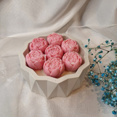 Świeca Sojowa w gipsowej formie – Piwonie w Gipsie – akcandle