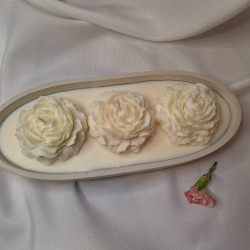 Świeca Sojowa w gipsowej formie – Piwonie w Gipsowej Łódce – akcandle