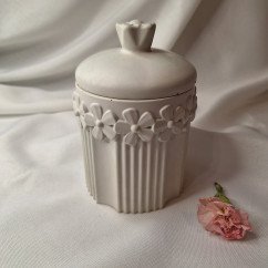 Świeca Sojowa w gipsowej formie – Stokrotka w Gipsie I – akcandle