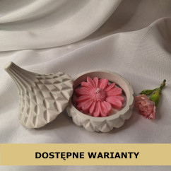 Świeca Sojowa w gipsowej formie – Stokrotka w Gipsie III – akcandle