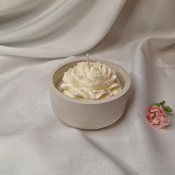 Świeca Sojowa w gipsowej formie – Piwonia w Gipsie V – akcandle