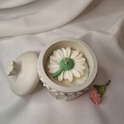 Świeca Sojowa w gipsowej formie – Stokrotka w Gipsie I – akcandle