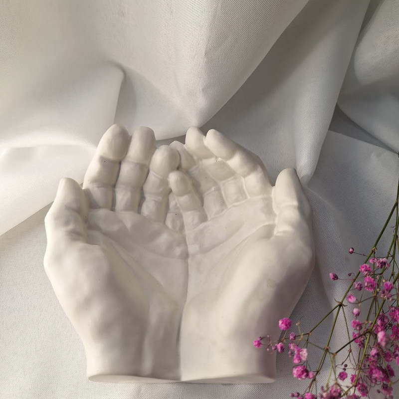 Galanteria gipsowa – Dłonie – akcandle